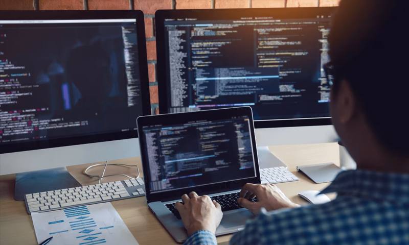 数据科学选型:R与Python如何赋能汉源县网站建设?
